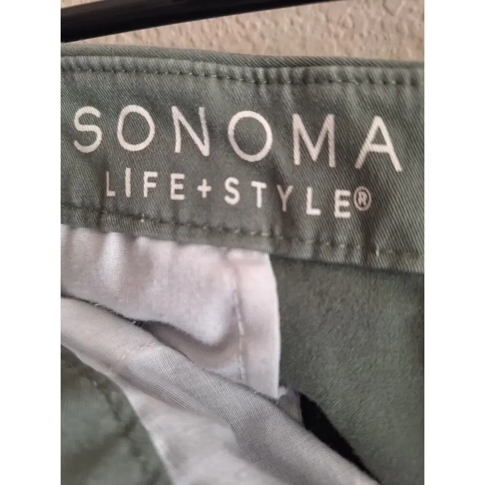 Sonoma Olive Green Flat-Front Women's Shorts Sz14